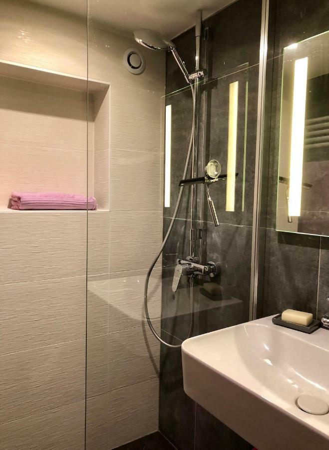 Appartement Versailles Quartier Notre Dame Au Pied Du Chateau Avec Parking ภายนอก รูปภาพ