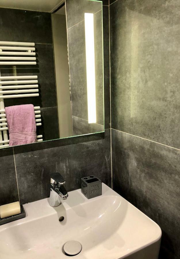 Appartement Versailles Quartier Notre Dame Au Pied Du Chateau Avec Parking ภายนอก รูปภาพ